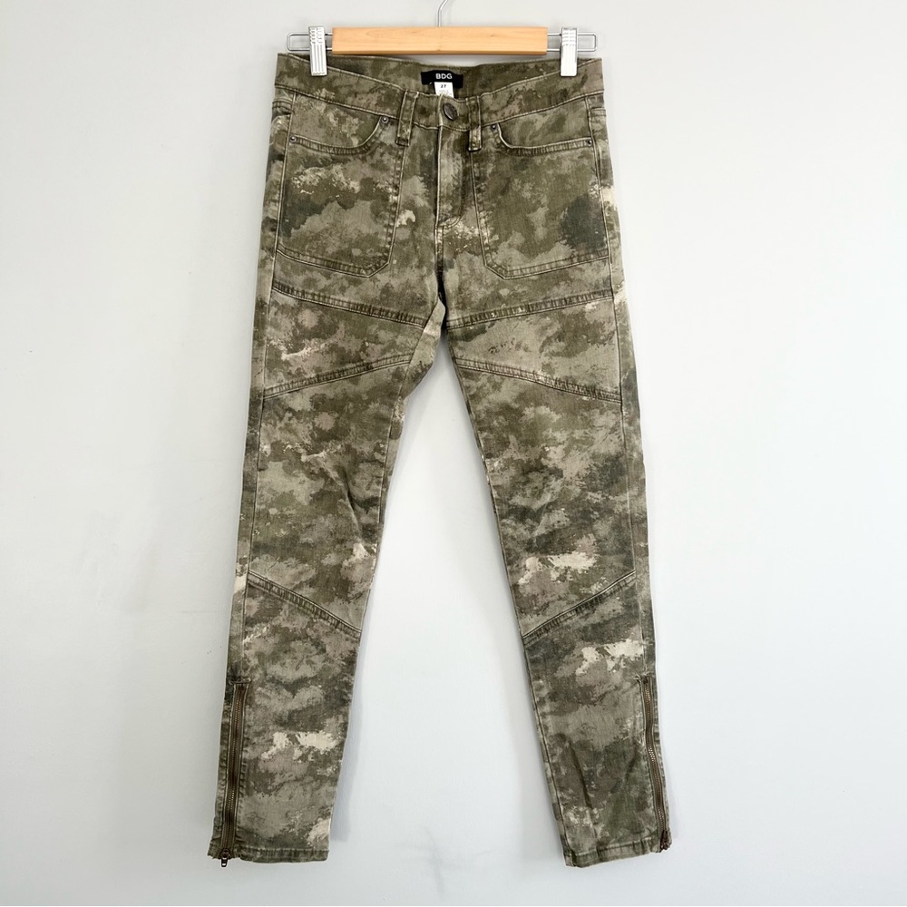 BDG Camo Utility Skinny Ankle Zipper Jeans
